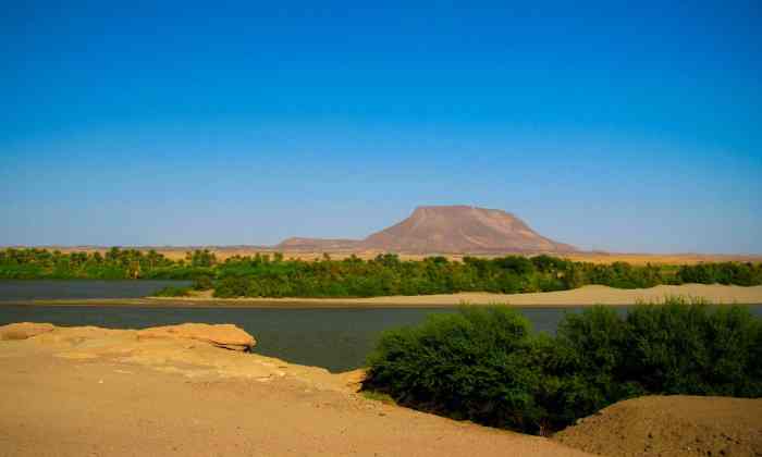 Body of water sudan touches crossword